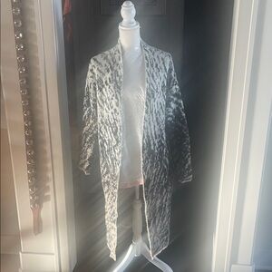 Elegant Monochrome Women's Teddy Jacket